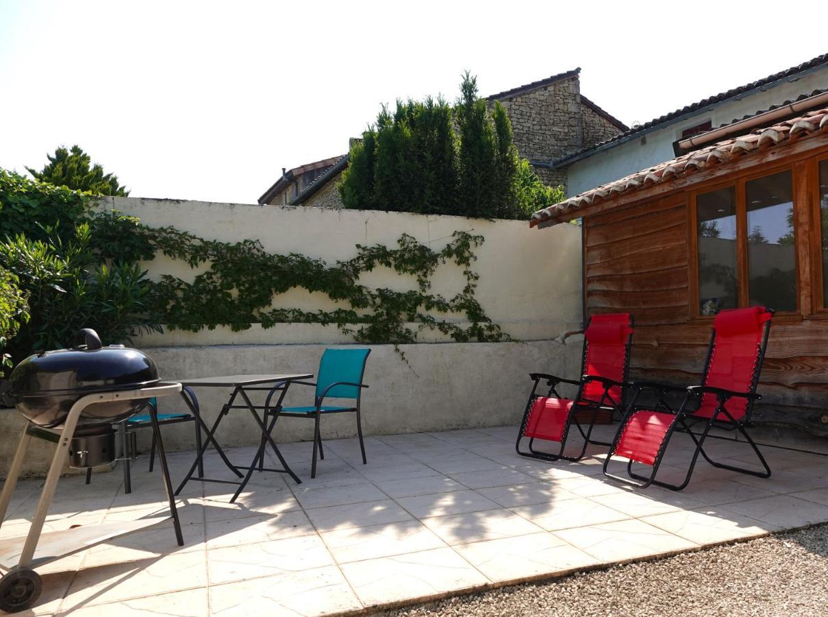 Gite Rural La Maison Mauve Ventouse Eksteriør billede